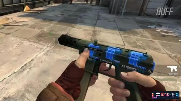 zjhznojOmSkKKf05.jpg