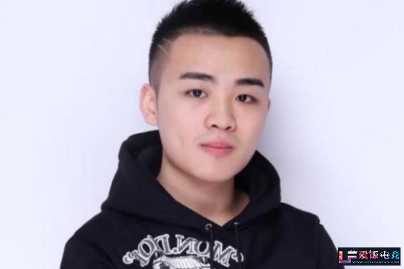 XxxhUIHQxl677LQB.jpg