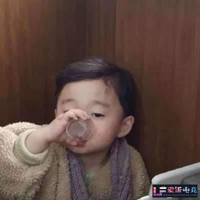 AkD47qLoLXjj1C7G.jpg