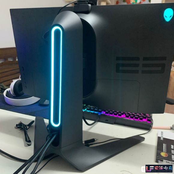 E042LQ3D2nBW2IDE.jpg