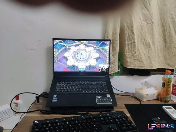LBDW2HOe568vB2Bl.jpg