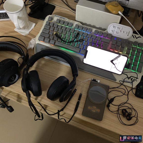 kqC86631Gg49U8c8.jpg