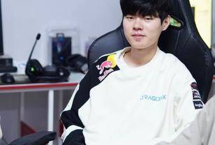 赛后采访 Deft：我的床被Chovy选手抢了