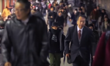 在日本，他们因疫情被赶出了家门
