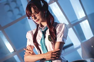 俄妹COS《EVA》真希波：性感紧身胶衣战斗服诱惑！