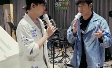 周杰伦与林俊杰的合唱，竟成了LOL与DOTA2的跨界联动