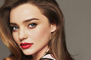 维多利亚的秘密天使代言人：阳光甜心Miranda Kerr！